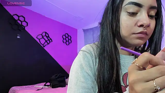 Snapshot of dakota-bright01 chatting on 01.04.25 dakota-bright01 online show from 01.04.25