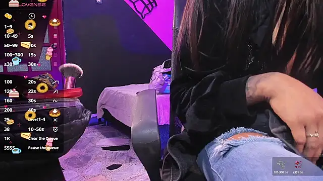 Snapshot of dakota-bright01 chatting on 01.24.25 dakota-bright01 online show from 01.24.25