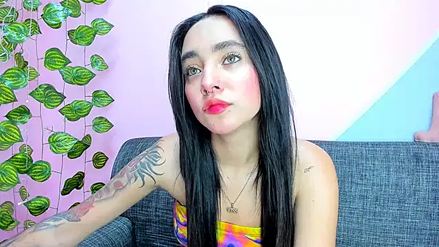 Snapshot of dakota-bright01 chatting on 02.21.25 dakota-bright01 online show from 02.21.25