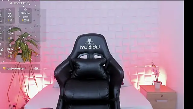 stephanya  online show from 02.06.25