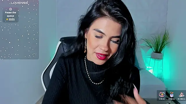 stephanya  online show from 03.12.25