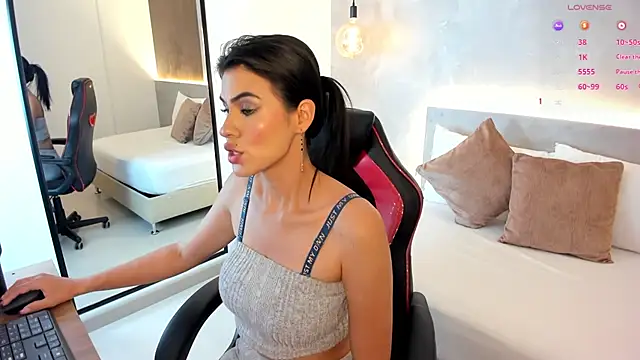 stephanya  online show from 10.23.25