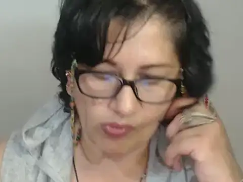 Snapshot of Hannabeckboobs chatting on 12.29.24 Hannabeckboobs online show from 12.29.24