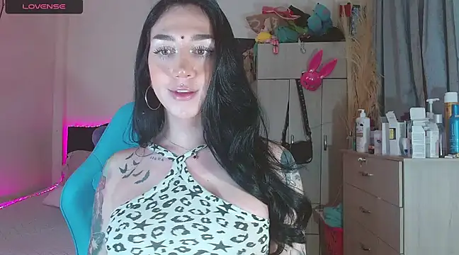 Snapshot of karla_zambrano chatting on 02.25.25 karla zambrano online show from 02.25.25