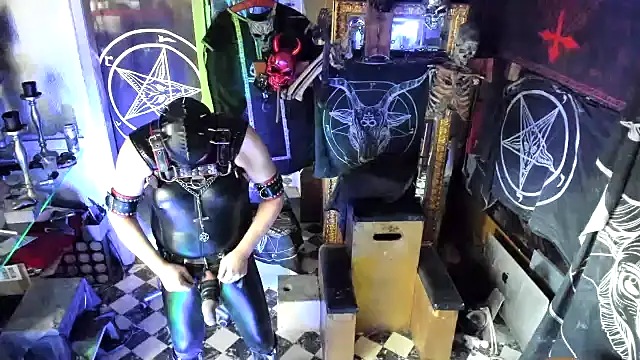 Snapshot of BULGEDEMON chatting on 11.03.25 BULGEDEMON online show from 11.03.25