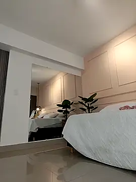 SHARONN     online show from 10.14.25