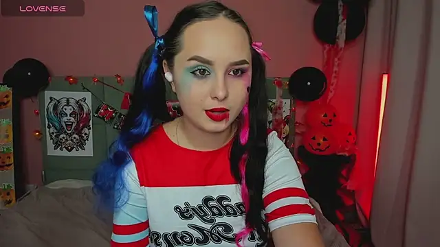 BeatriceReeves online show from 10.24.25