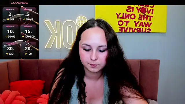 Snapshot of BeatriceReeves chatting on 07.06.26 BeatriceReeves online show from 07.06.26