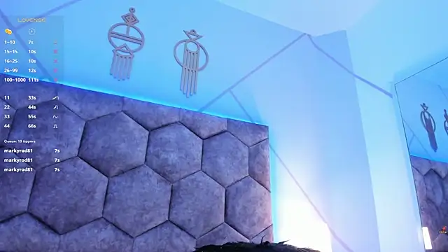 Snapshot of aggy_castel chatting on 02.27.25 aggy castel online show from 02.27.25