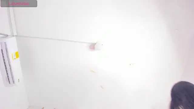 aggy castel online show from 04.10.26