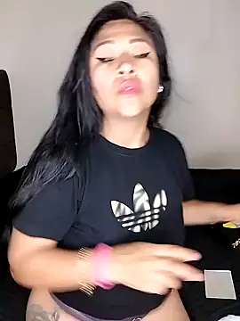 Snapshot of ineliveca chatting on 01.04.25 ineliveca online show from 01.04.25