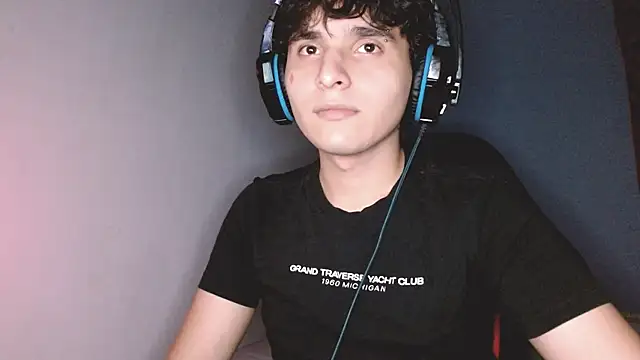 Charley quin online show from 10.08.25