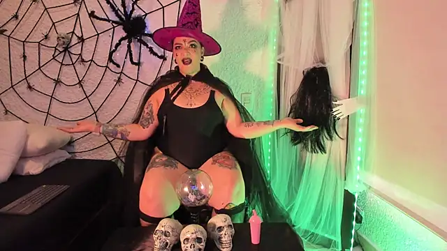 poisson ivy online show from 10.03.25