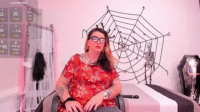 poisson ivy online show from 10.07.25