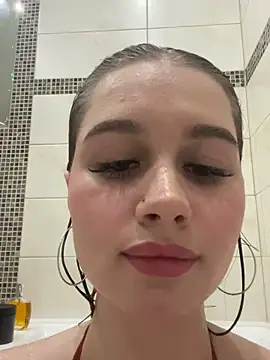 Snapshot of EllieHayes chatting on 12.22.24 EllieHayes online show from 12.22.24