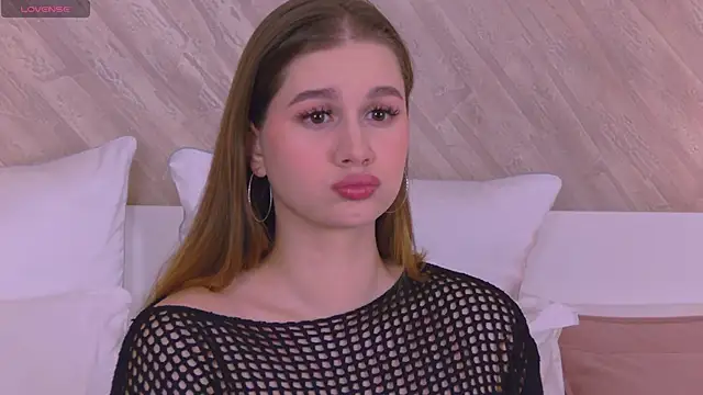 Snapshot of EllieHayes chatting on 02.23.25 EllieHayes online show from 02.23.25