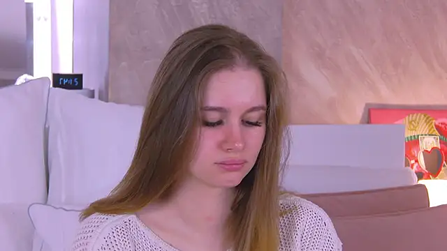 Snapshot of EllieHayes chatting on 03.22.25 EllieHayes online show from 03.22.25