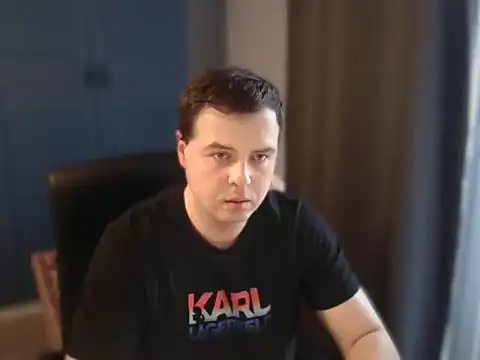 Snapshot of CuteMan33 chatting on 11.10.25 CuteMan33 online show from 11.10.25