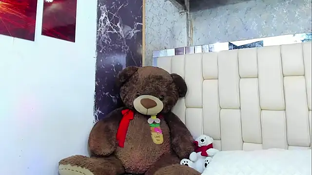 Snapshot of Bi_Latin_Boys1 chatting on 12.13.24 Bi Latin Boys1 online show from 12.13.24