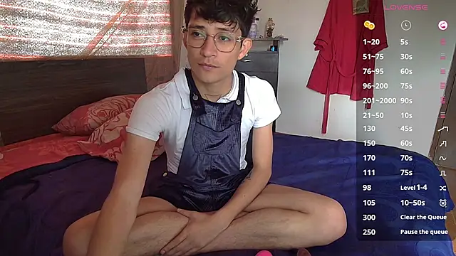 Snapshot of Sweet_c4mer0n chatting on 10.14.25 Sweet c4mer0n online show from 10.14.25