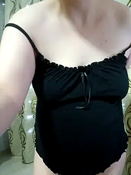 Snapshot of Miranda_Nancy chatting on 11.06.25 Miranda Nancy online show from 11.06.25