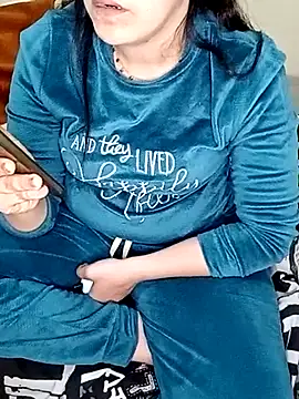 ShadiaStar online show from 02.22.25