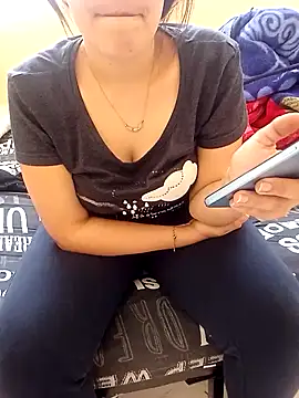 ShadiaStar online show from 11.19.25