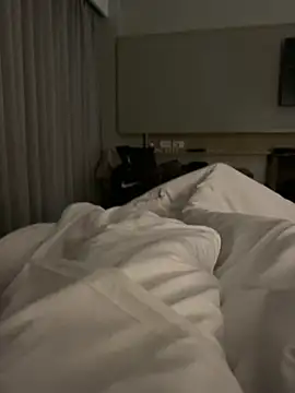 Snapshot of knudelboy2 chatting on 09.24.25 knudelboy2 online show from 09.24.25