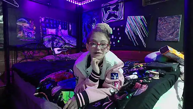 Stonermama666420 online show from 12.23.25