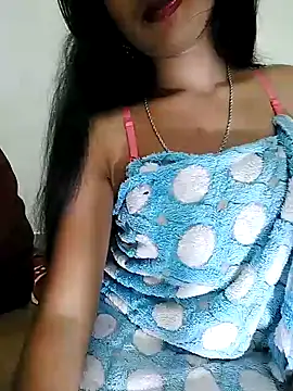 Snapshot of ascuple chatting on 01.21.25 ascuple online show from 01.21.25