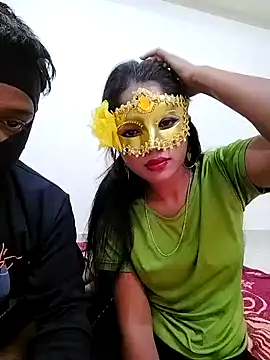 Snapshot of ascuple chatting on 01.24.25 ascuple online show from 01.24.25