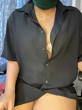 Snapshot of stylishpooja chatting on 12.12.24 stylishpooja online show from 12.12.24