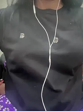 Snapshot of stylishpooja chatting on 09.11.25 stylishpooja online show from 09.11.25