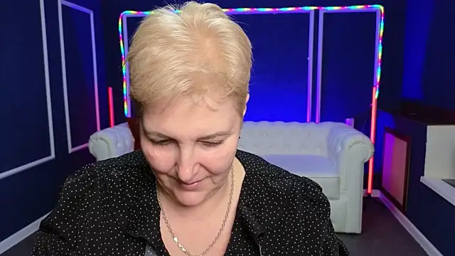 Sandra Snow online show from 12.27.24