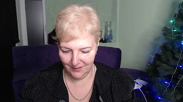 Sandra Snow online show from 01.10.25