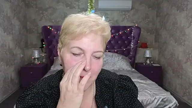 Sandra Snow online show from 01.17.25