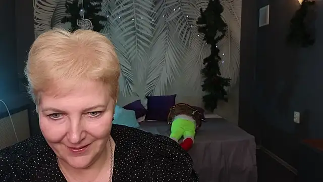 Sandra Snow online show from 01.18.25