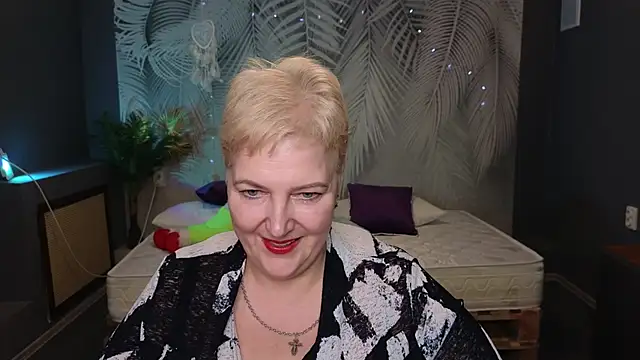 Sandra Snow online show from 02.09.25