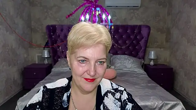 Sandra Snow online show from 02.14.25