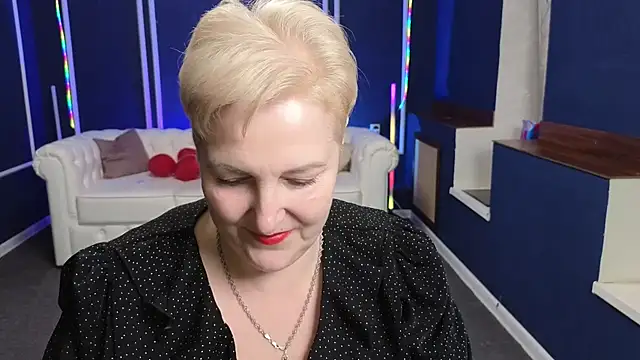 Sandra Snow online show from 02.18.25