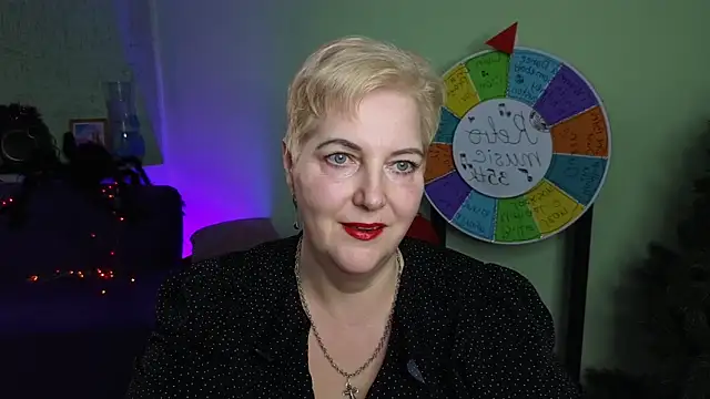 Sandra Snow online show from 02.20.25