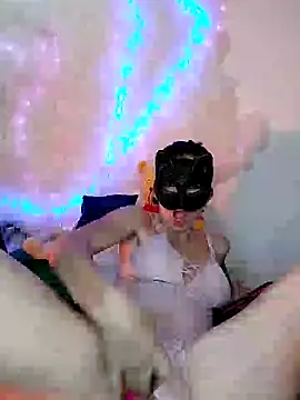 Snapshot of Sweety-Cat chatting on 01.05.25 Sweety-Cat online show from 01.05.25