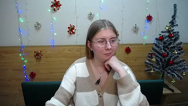 Snapshot of RysaKosaYlya chatting on 01.14.25 RysaKosaYlya online show from 01.14.25