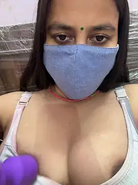 Snapshot of nehas chatting on 02.05.25 nehas online show from 02.05.25