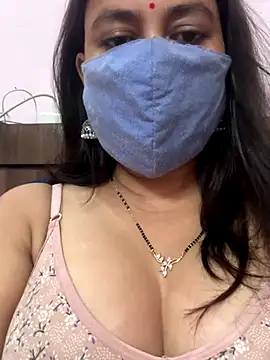 Snapshot of nehas chatting on 10.03.25 nehas online show from 10.03.25