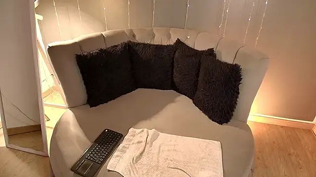 slutty venus online show from 01.05.25