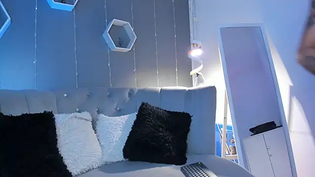 slutty venus online show from 03.04.25