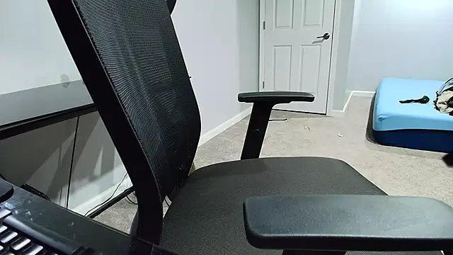 Snapshot of _magictouch_ chatting on 12.18.24 magictouch online show from 12.18.24