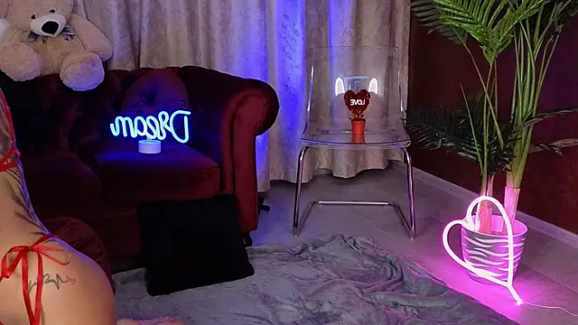 GoldenAmber online show from 02.14.25