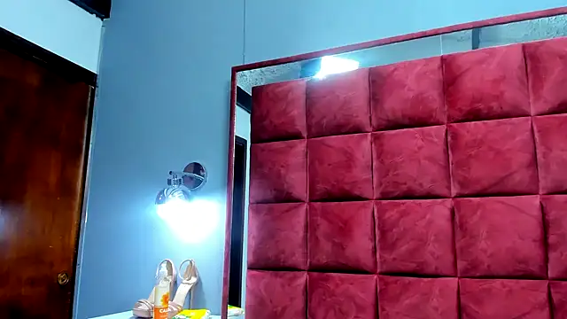 PENELOPELEWISs online show from 03.09.25